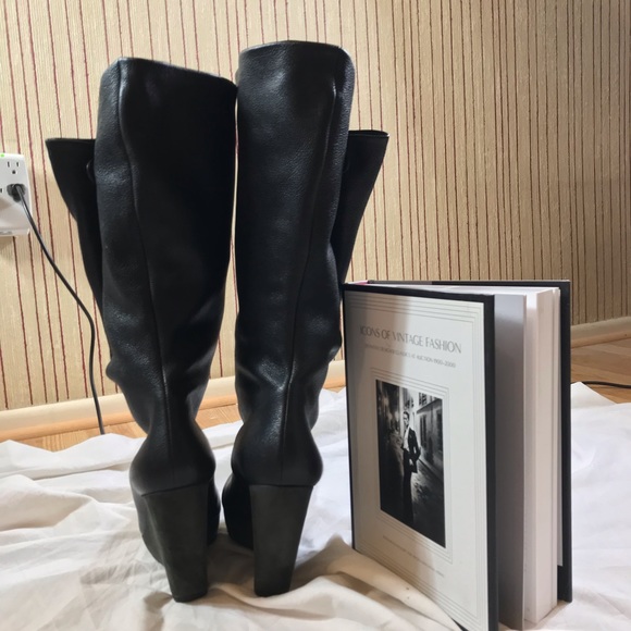 ❌SOLD❌ Balenciaga Wedge Runway Boots - Picture 4 of 8